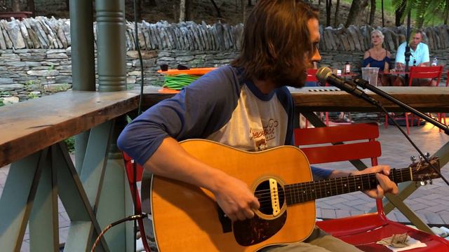 Nicholas Jamerson - Shake The Frost (Tyler Childers) Makers Mark смотреть онлайн