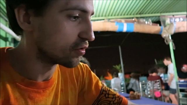 23.1 Ужин в ресторанчике на крыше отеля с Видом на Тадж махал. Цены и ассортимент Индийской еды смотреть онлайн