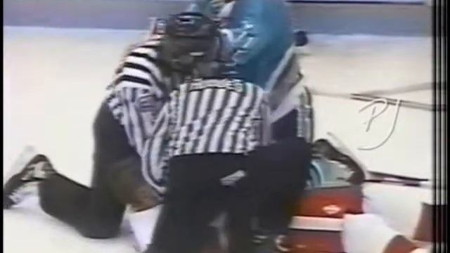 Kelly Kisio Fights Sergei Fedorov 1992/10/28
