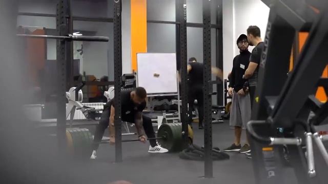 Мастер спорта, притворяется тренером новичком смотреть онлайн