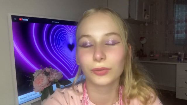 В этом видео я показала что можно подарить подруге на день рождение!! Девочке от 5 до 17 лет! смотреть онлайн