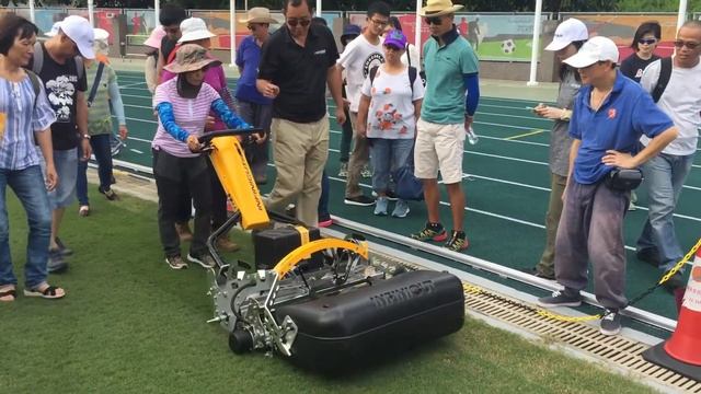 The new Cub Cadet Infinicut 30” brings performance to Sports Stadiums. смотреть онлайн