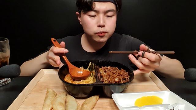 [ASMR]짜장면? 짬뽕!? 짬짜면 먹방! смотреть онлайн