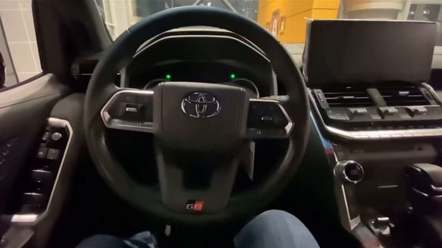Toyota Land Cruiser LC300 GR смотреть онлайн