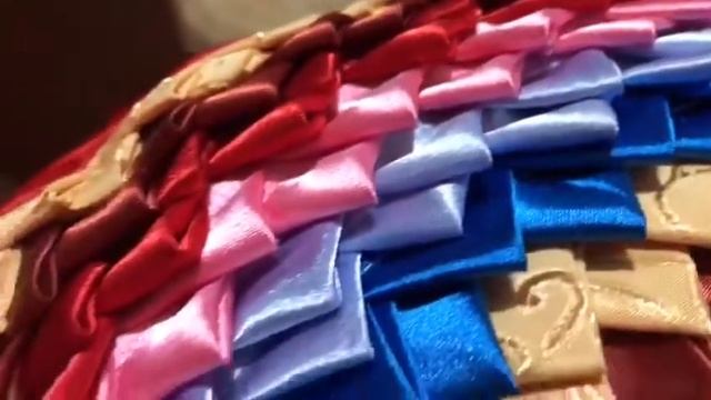 Залипательное видео. Құрақ. Атласные лоскуты в технике "уголки". смотреть онлайн