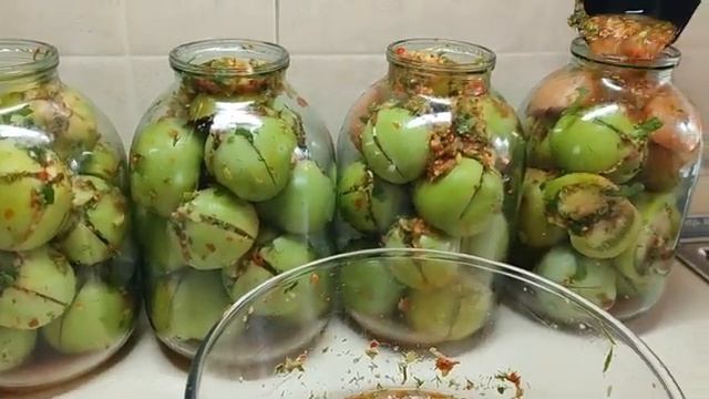 Зелёные ПОМИДОРЫ на ЗИМУ - 2 Рецепта Самые ЛУЧШИЕ МАРИНОВАННЫЕ ЗЕЛЕНЫЕ ПОМИДОРЫ на ЗИМУ!.mp4 смотреть онлайн