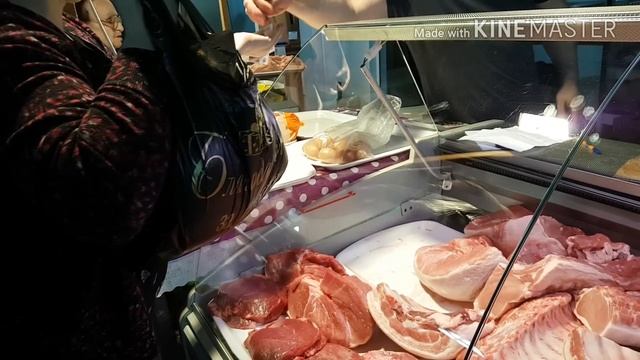 Покупаем на рынке мясо, печень, яйца, рыбу, семечки. смотреть онлайн
