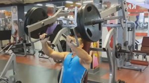 Качаем грудные мышцы. Жим в Хаммере