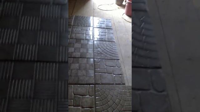 Тротуарная плитка своими руками на МЫТОМ РЕЧНОМ ГРАВИИ. смотреть онлайн