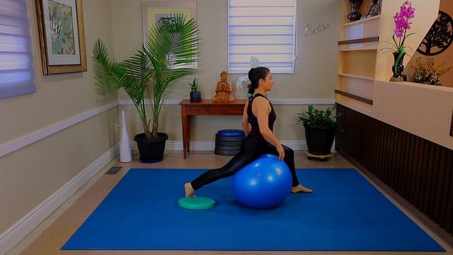 Hip Flexor Stretches with a Fitness Ball. Stability Ball Warmup and Exercises. Balance Training. смотреть онлайн