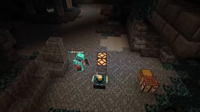 МАЙНКРАФТ ЛАЙВ: Голосуем за босса Фонареголового Вардена? смотреть онлайн