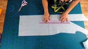 Модный джинсовый сарафан. Моделирование и раскрой очень интересного сарафана.mp4