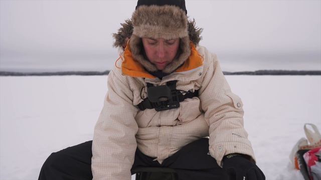 С такими окунями и щуки не надо. Ловля окуня на мормышку. Начало глухозимья!? смотреть онлайн