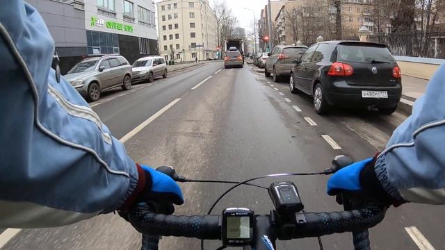 Поездка на велосипеде в бесснежном декабре смотреть онлайн