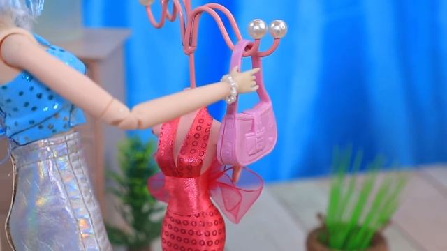 Приключения Эльзы и Анны! 30 идей для кукол смотреть онлайн