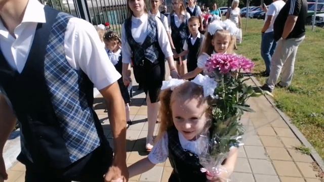 ДЕНЬ ЗНАНИЙ! ? 1 СЕНТЯБРЯ! МОЯ ПЕРВОКЛАШКА, КАТЮША! ЗДРАВСТВУЙ, ШКОЛА! КЛИП! АРМАВИР 2020 ? смотреть онлайн