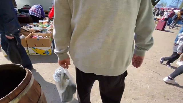 Польша,барахолка,есть и новые товары,народу куча смотреть онлайн