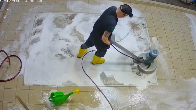 A pungent yellow liquid with a characteristic odor: washing of a carpet soaked in urine смотреть онлайн