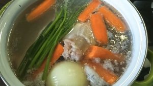 Прозрачный и вкусный куриный бульон!все секреты) Попробуем?)