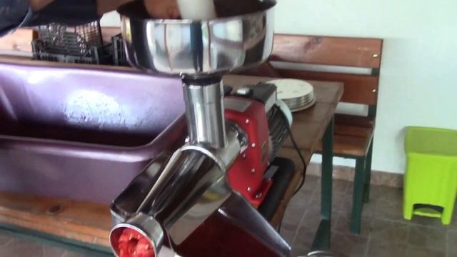 Ηλεκτρικός πολτοποιητής ντομάτας, OMRA Ιταλίας, NL N.5, OM-2820-E, ισχύος 400W, δυναμικότητας 400kg смотреть онлайн