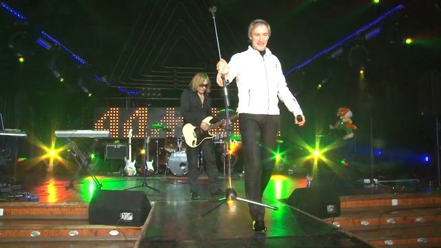 Константин Кинст – Положи меня в ресницы & Дом зелёных глаз («Адмирал», 09.10.2011) смотреть онлайн