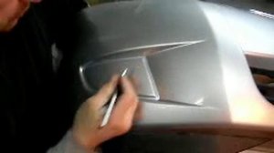 Как прорезать бампер под противотуманки Противотуманки на ПРИОРУ вырезаем ножом и болгаркой