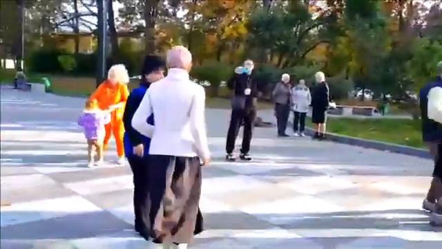 ЖИВЕТ ЖИВЕТ В ЭТОМ ДОМЕ ГАЛИНА!!! смотреть онлайн