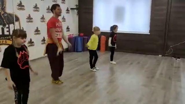 Современная хореография, младшая группа (7-9 лет) смотреть онлайн