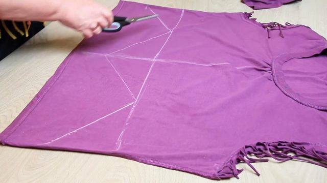 КАК СДЕЛАТЬ ЯРКИЕ ФУТБОЛКИ НА ЛЕТО без ниток и иголок ✿ смотреть онлайн