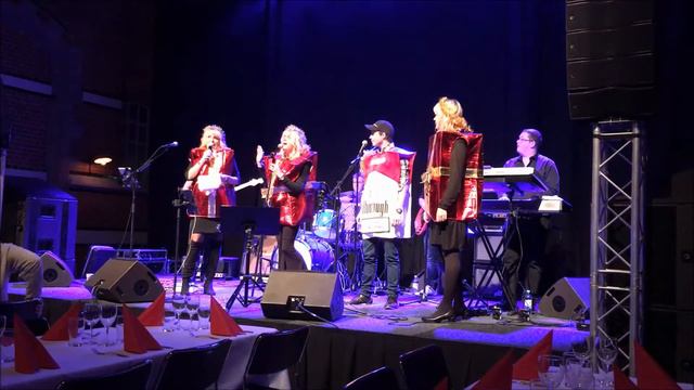 Julsång parodi a la Lena PH och Robert Gustavsson, Christmas fun song смотреть онлайн