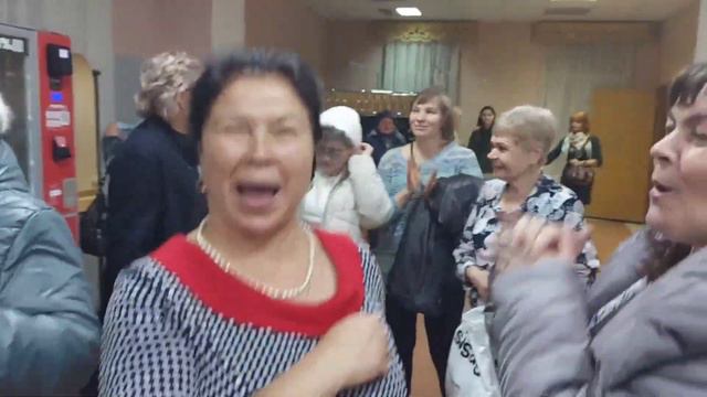 Частушки зрителей в Истре. Частушки под гармонь. Песни под гармонь. смотреть онлайн