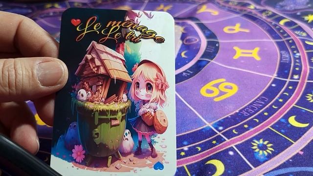 cc, comme promis, vidéo de présentation de l oracle des prédictions des chibis. ??? смотреть онлайн