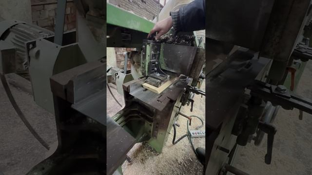 Строгаем планкен из лиственницы смотреть онлайн