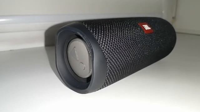 Колонка JBL FLIP 5 LFM 60% Bass Test смотреть онлайн