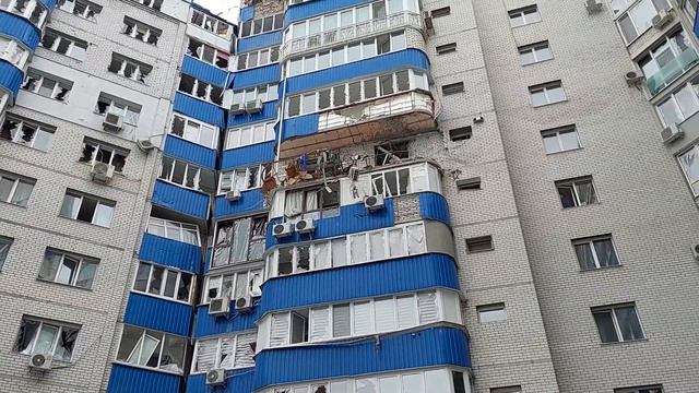 Харьков, мой дом, в глубине района, соседям досталось сильнее смотреть онлайн