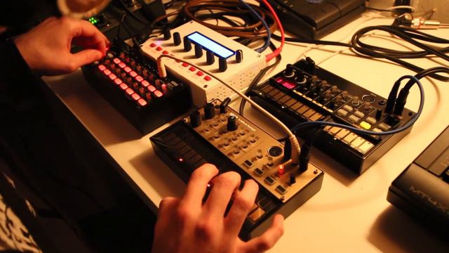 YEH OK - KORG VOLCA BEATS & KEYS, KORG SQ-1, AT P6 смотреть онлайн