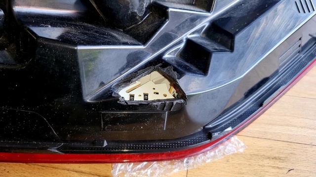 Mercedes Benz E W212 - Rear light repair смотреть онлайн