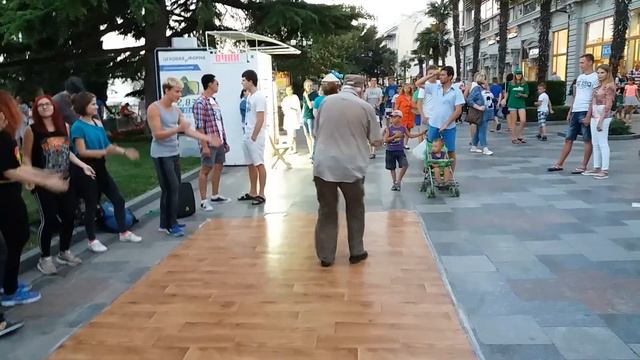 Ялта гуляет, 21 июля 2017 г. смотреть онлайн