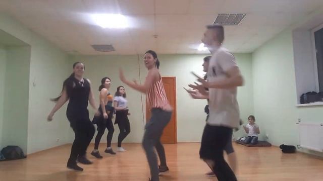 Zumba БАТЛ с Дариной Смелой смотреть онлайн