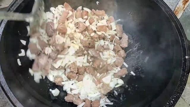 АЗУ ПО-ТАТАРСКИ В КАЗАНЕ НА КОСТРЕ. ВКУСНО СОЧНО МОЩНО.НАСЫЩЕННОЕ БЛЮДО. смотреть онлайн
