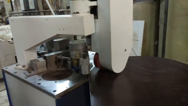 MFB4023 криволинейный кромкооблицовочный станок / curved edge machine смотреть онлайн