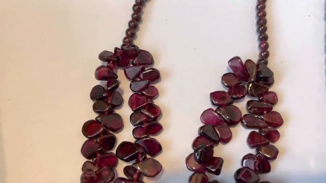 Коллекция бус из натуральных камней (малахит, гранат, бирюза) София Голдберг смотреть онлайн