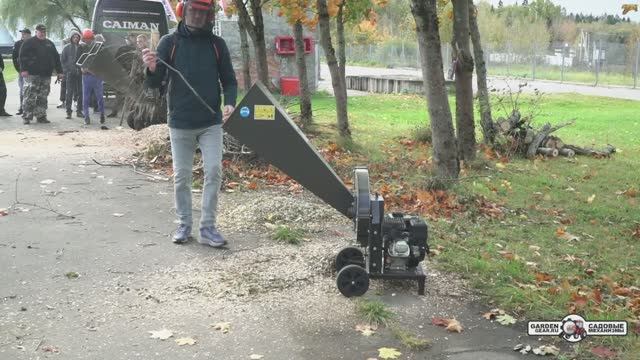 Измельчитель веток бензиновый Caiman Raro 200C в работе смотреть онлайн