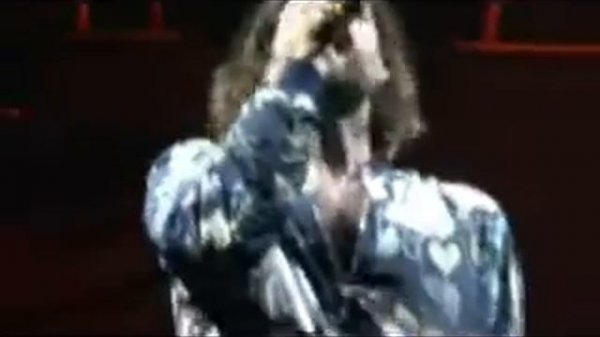 Mark Ronson ft. Andrew Wyatt - Somebody To Love Me (Perth Australia 22 July 2015)