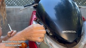 Honda PCX 125 - Windshield Removal / Installation | Mitch's Scooter Stuff