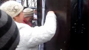 Китайские двери, взлом двери топором, как ломать двери