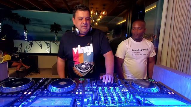 DJ Pro ZA 🇿🇦 Live from Azzuro East London🔥🔥🔥🔥DJ Christos also jumped on смотреть онлайн