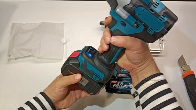 Распаковка-Makita TW007 XGT 40V гайковерт крутящий момент на заворачивание - 760 Нм на срыв–1100 Нм смотреть онлайн
