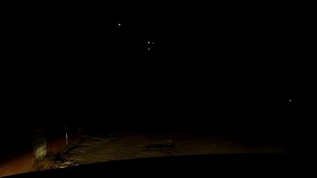 Две фары по 20W на крыше смотреть онлайн