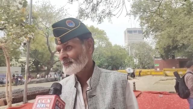 आर्मी जवान को अफसर की मैडम की कच्ची धोनी और शारीरिक संबंध तक बनाने पड़ते है, सच जाने इस वीडियो में! смотреть онлайн